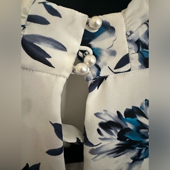 White House Black Market Blouse - Picture 4 of 4